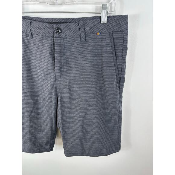 Travis Mathew Golf Shorts Striped Grey Black Size 32 x 10 Inch Lightweight - Picture 9 of 10